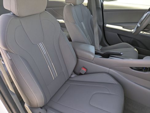 Used 2024 Hyundai Elantra SEL FWD image 10