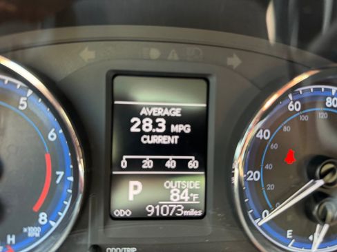 Used 2018 Toyota Corolla LE FWD image 11