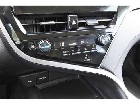 Used 2023 Toyota Camry SE w/ Convenience Package image 27