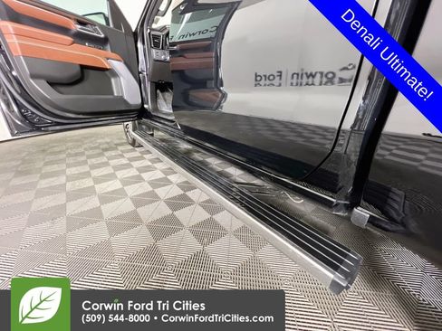 Used 2025 GMC Sierra 1500 Denali Ultimate AWD/4WD image 32
