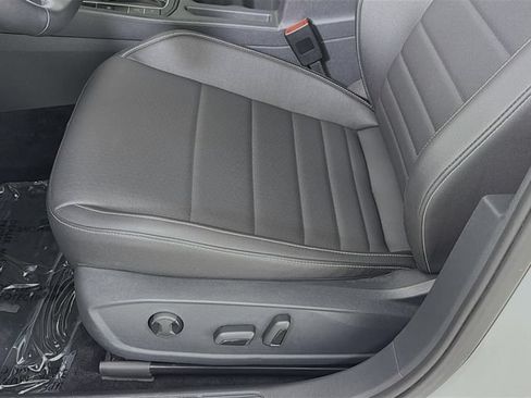 Used 2024 Volkswagen Jetta SE FWD image 19