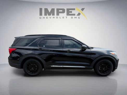 Used 2021 Ford Explorer XLT w/ Equipment Group 202A AWD/4WD image 6