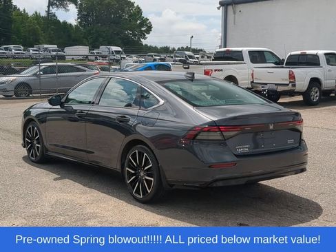 Used 2023 Honda Accord Touring image 11