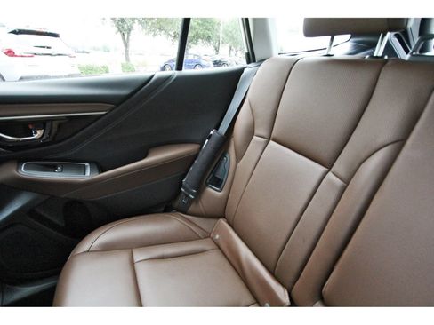 Used 2022 Subaru Outback Touring AWD/4WD image 11