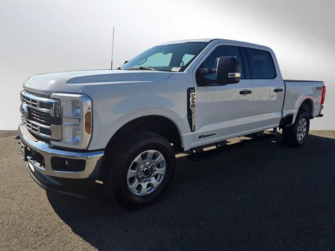 Used 2024 Ford F250 XLT w/ FX4 Off-Road Package image 7