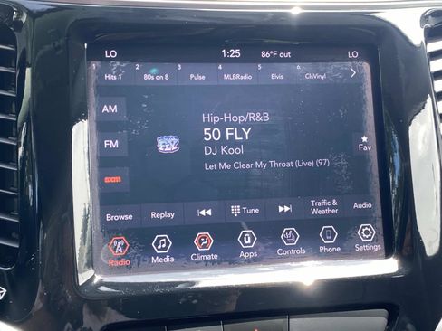 Used 2020 Jeep Cherokee Limited FWD image 28