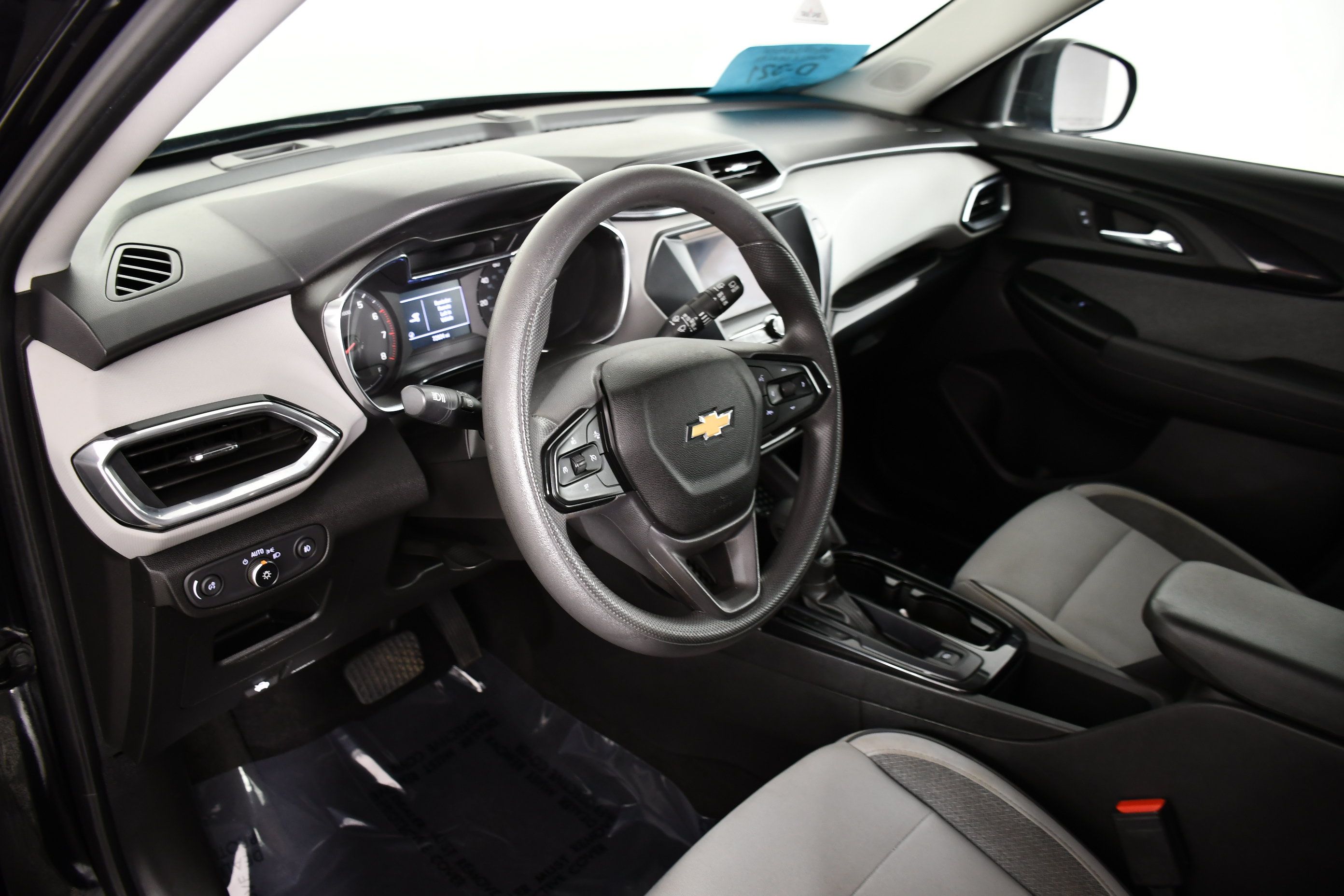 Used 2021 Chevrolet TrailBlazer LT AWD/4WD image 36