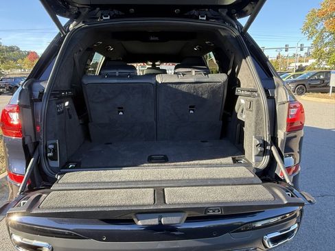 Used 2022 BMW X7 xDrive40i w/ M Sport Package image 9