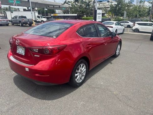 Used 2017 MAZDA MAZDA3 Sport w/ Preferred Equipment Package FWD image 4