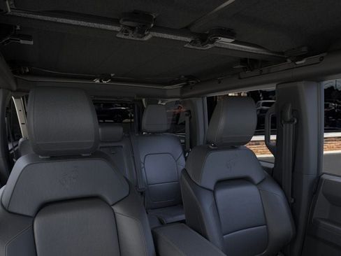 New 2025 Ford Bronco Badlands image 12