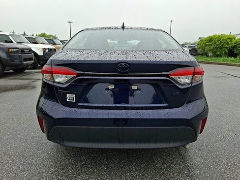 Used 2025 Toyota Corolla LE w/ LE Premium Package FWD image 5