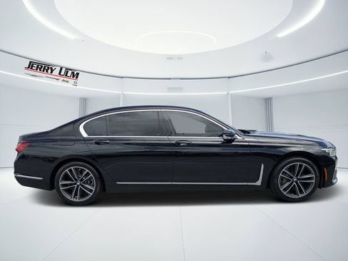 Used 2020 BMW 750i xDrive w/ Cold Weather Package AWD/4WD image 2