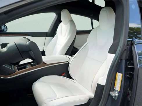 Used 2021 Tesla Model S Plaid image 53