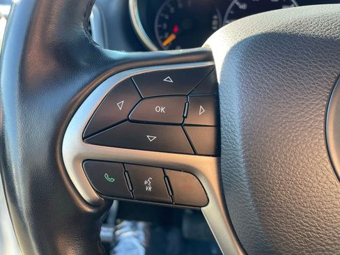 Used 2022 Jeep Grand Cherokee Laredo X image 31