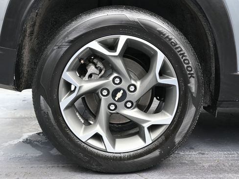 Used 2024 Chevrolet Trax LT image 11