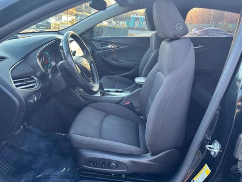 Used 2018 Chevrolet Malibu LT image 23