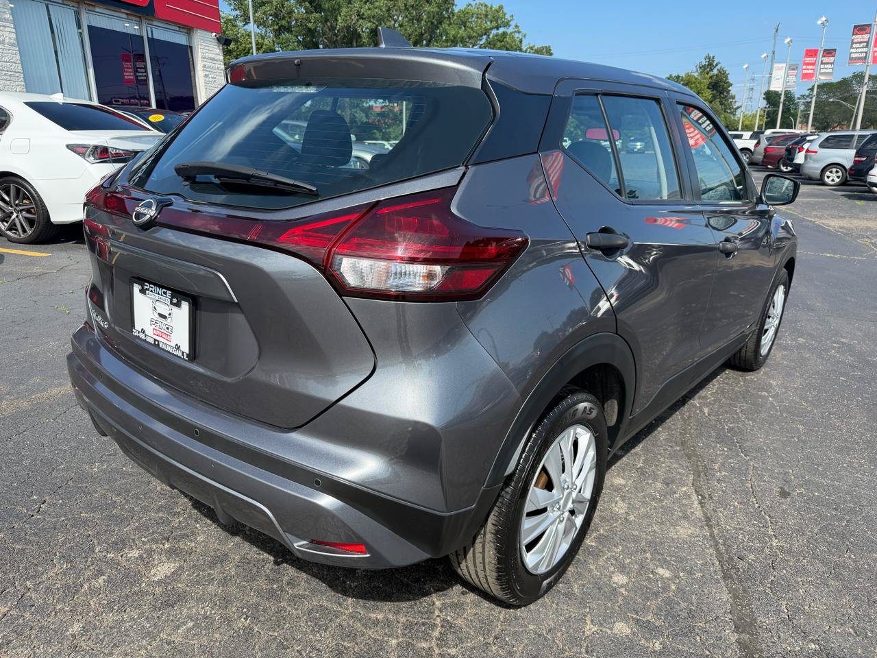 Used 2023 Nissan Kicks S FWD image 7
