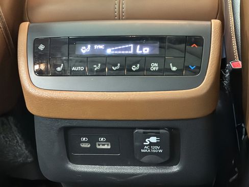 Used 2025 Nissan Pathfinder Platinum w/ Cargo Package AWD/4WD image 37
