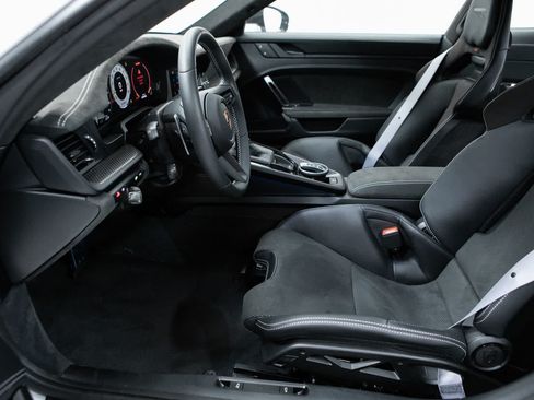Certified 2026 Porsche 911 GT3 RWD image 22
