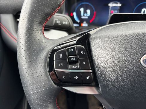 Used 2025 Ford Explorer ST-Line w/ ST-Line Street Pack image 18