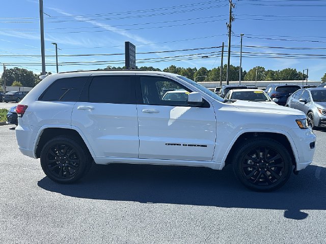 Used 2021 Jeep Grand Cherokee Laredo X AWD/4WD image 9