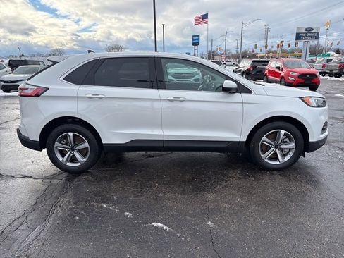 Used 2024 Ford Edge SEL w/ Convenience Package image 9