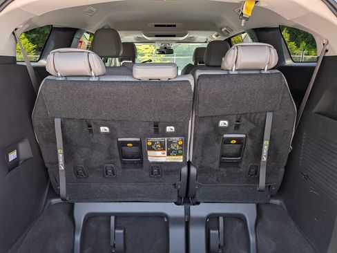Used 2025 Toyota Sienna XLE w/ XLE Plus Package FWD image 30