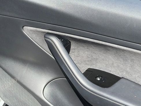 Used 2018 Tesla Model 3 Long Range image 37