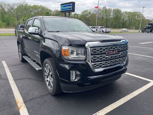 Used 2021 GMC Canyon Denali image 2