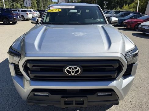 Certified 2025 Toyota Tacoma SR5 AWD/4WD image 11