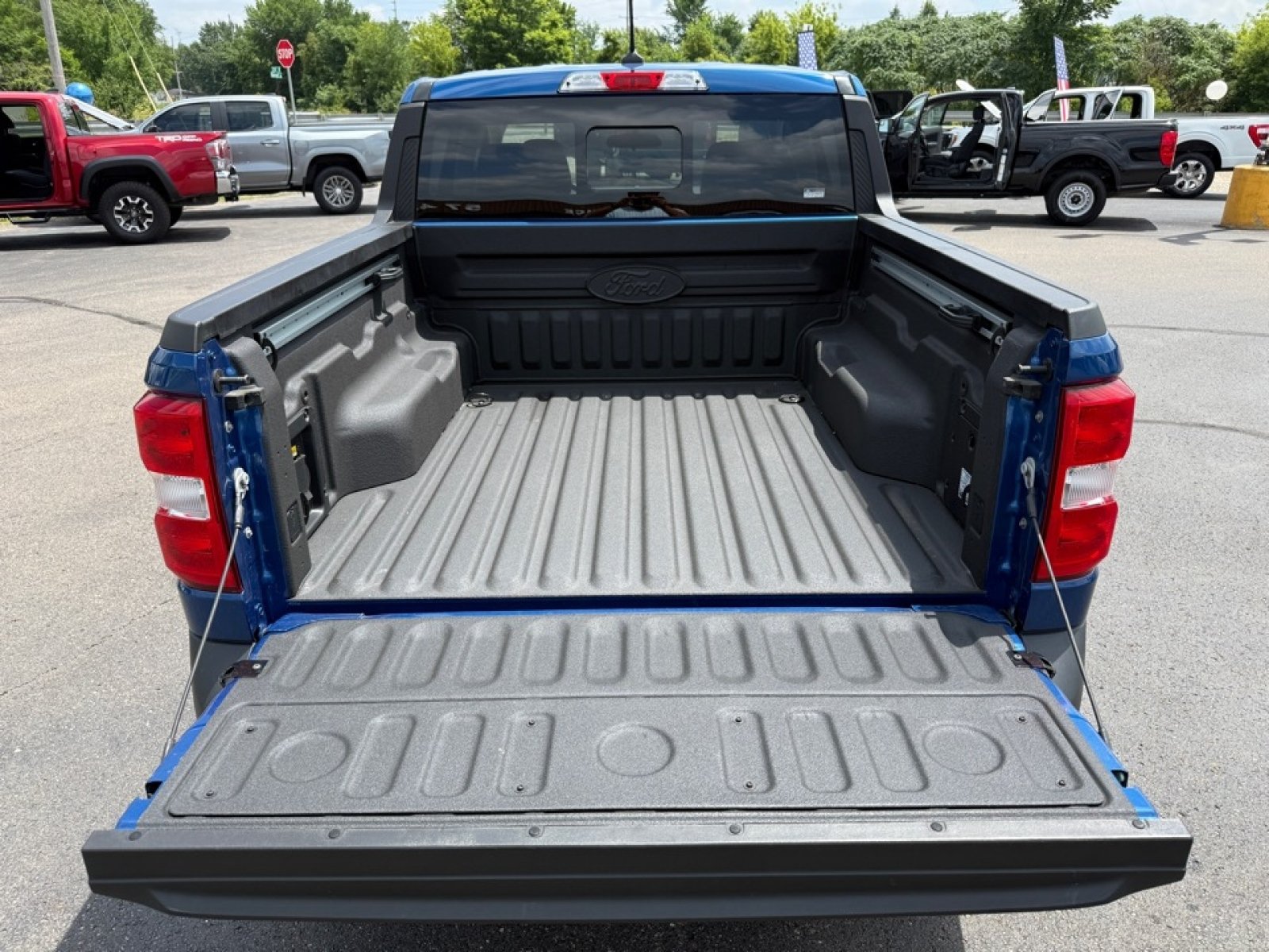 Used 2024 Ford Maverick Lariat FWD image 40