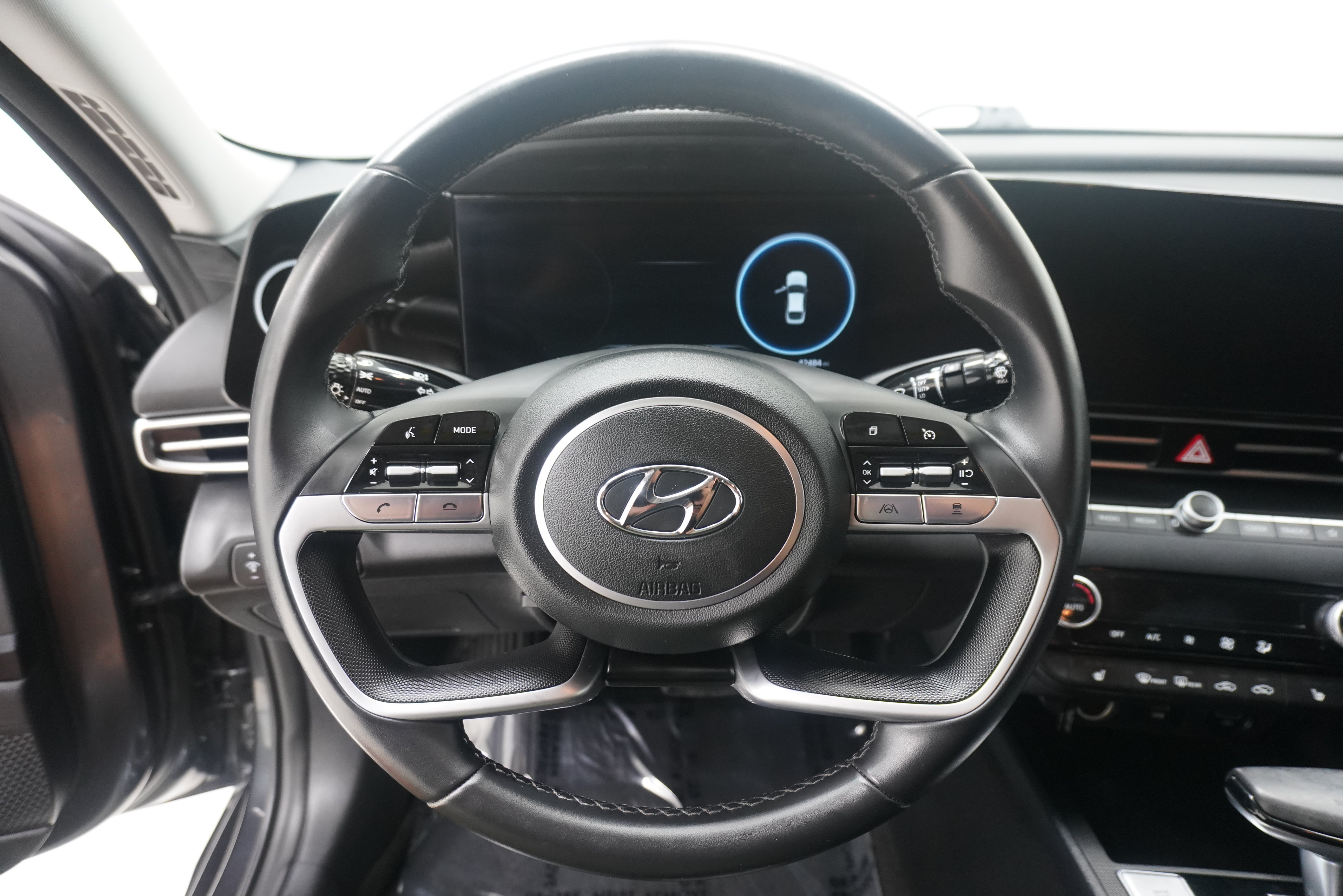 Used 2023 Hyundai Elantra SEL w/ Convenience Package FWD image 15
