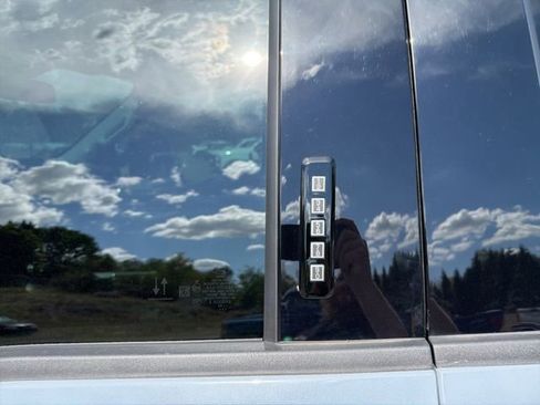 Used 2024 Ford F250 Lariat w/ Lariat Ultimate Package image 10