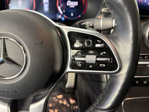 Used 2021 Mercedes-Benz GLC 300 4MATIC image 13