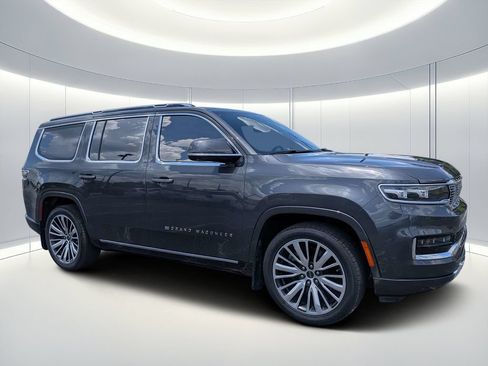 Used 2022 Jeep Grand Wagoneer Series III AWD/4WD image 1
