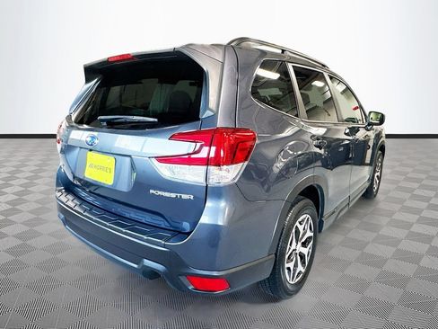 Used 2020 Subaru Forester Premium AWD/4WD image 4