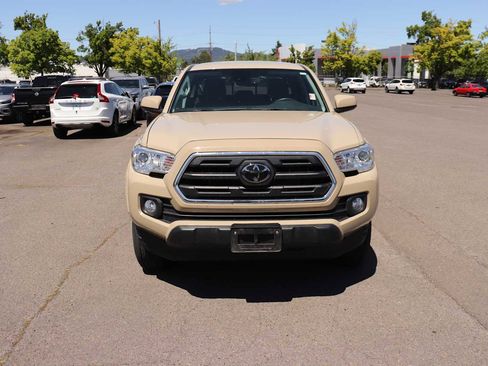 Used 2019 Toyota Tacoma SR5 AWD/4WD image 2