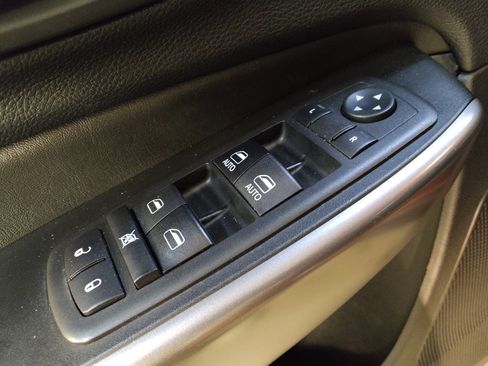 Used 2019 Jeep Cherokee Latitude Plus image 27