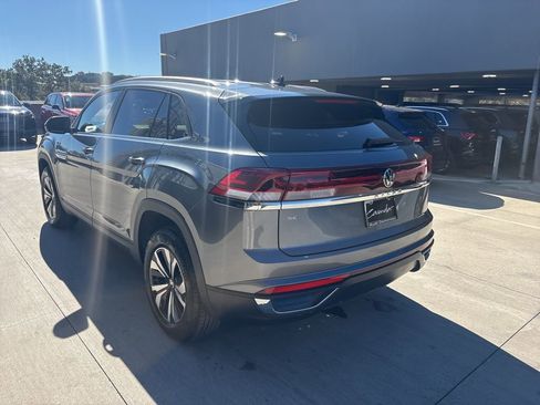 Used 2025 Volkswagen Atlas Cross Sport SE image 8