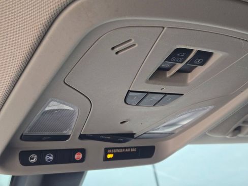 Used 2017 Chevrolet Impala LT w/ Convenience Package image 37