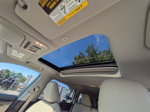 Used 2023 Toyota Highlander Limited AWD/4WD image 14