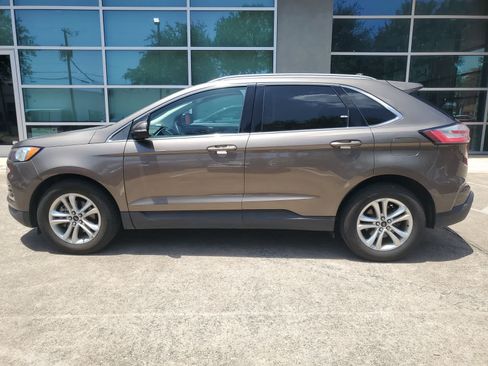 Used 2019 Ford Edge SEL w/ Equipment Group 201A FWD image 3