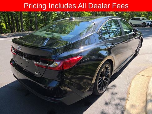 Used 2025 Toyota Camry SE FWD image 8