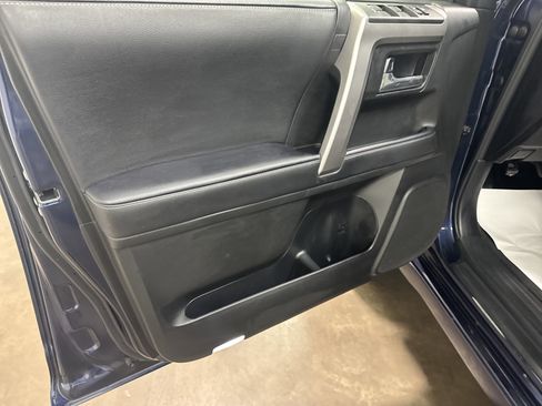 Used 2022 Toyota 4Runner TRD Sport w/ Technology Package AWD/4WD image 14