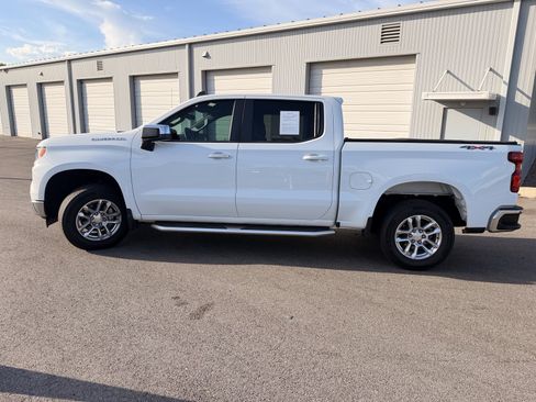 Used 2023 Chevrolet Silverado 1500 LT AWD/4WD image 9