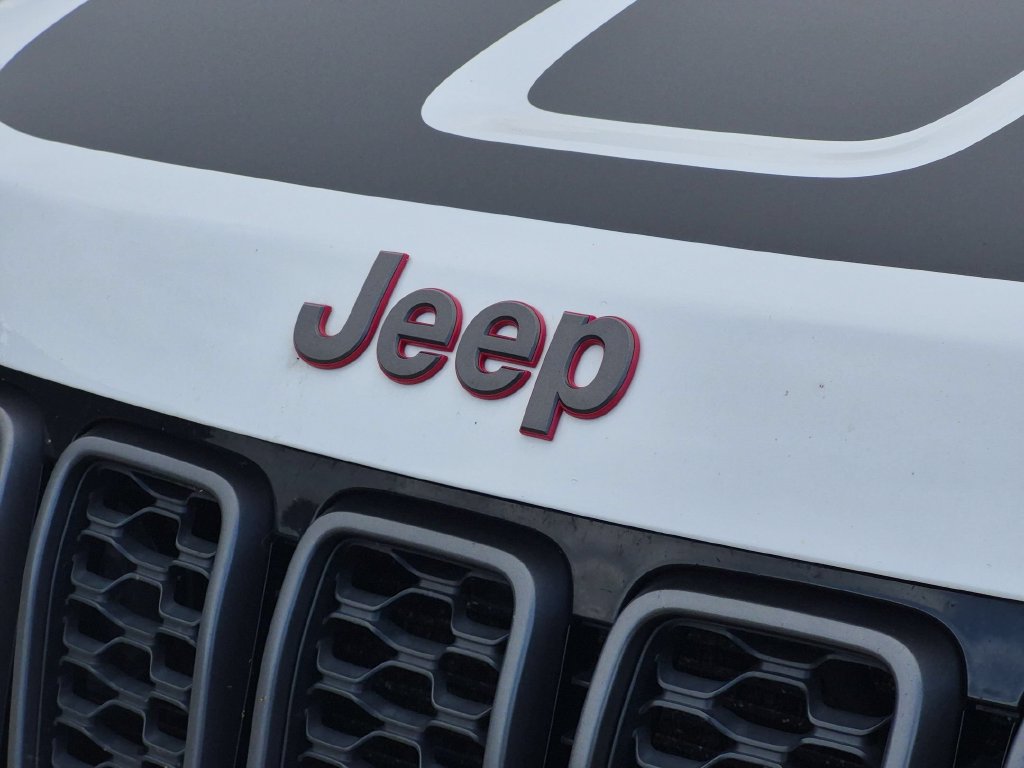 Used 2017 Jeep Grand Cherokee Trailhawk w/ Trailhawk Luxury Group AWD/4WD image 10