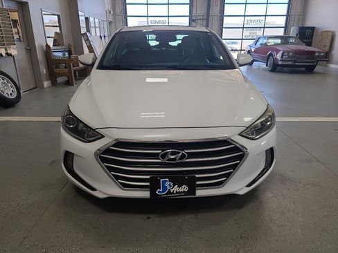Used 2017 Hyundai Elantra Value Edition FWD image 3
