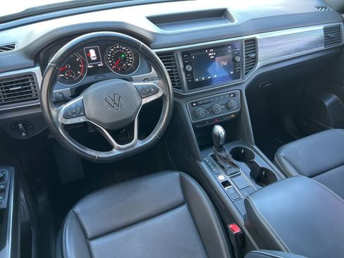 Used 2020 Volkswagen Atlas Cross Sport SE w/ Towing Package image 13