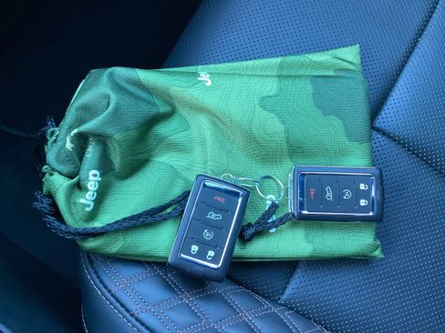 Used 2025 Jeep Grand Cherokee L Summit image 25