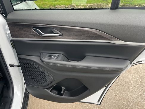 New 2025 Jeep Grand Cherokee Limited image 12